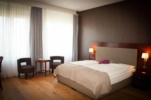 Room, Twin Beds, Lake View, Romantik Hotel Beau Rivage 1/1