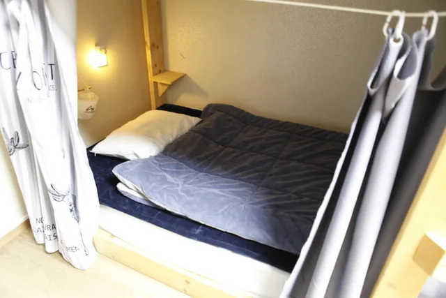 سكن مشترك بستة أسرّة للرجال، Baozen Guesthouse - Hostel 2/3