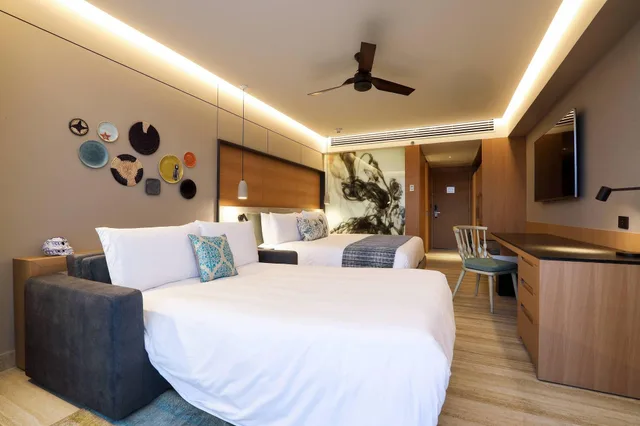 غرفة ديلوكس بسرير كينج، Renaissance Cancun Resort And Marina 2/8