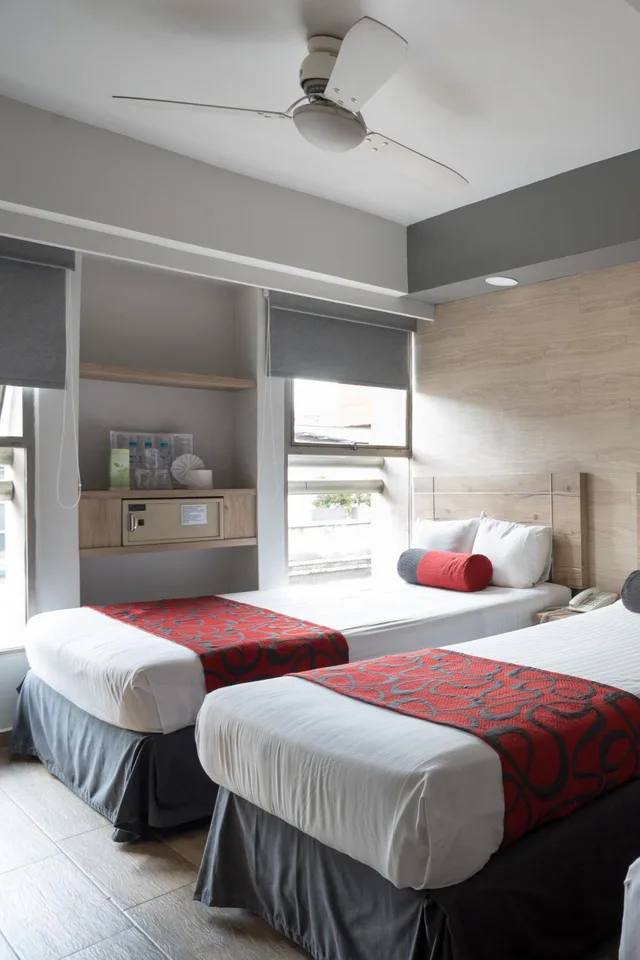 Room, 2 Double Beds, Hotel Roble 5/8