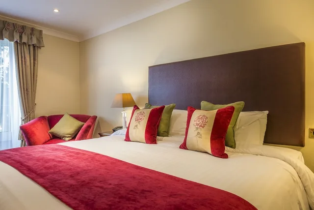 غرفة سوبيريور بسرير كينج، Best Western the Three Swans Hotel 1/5