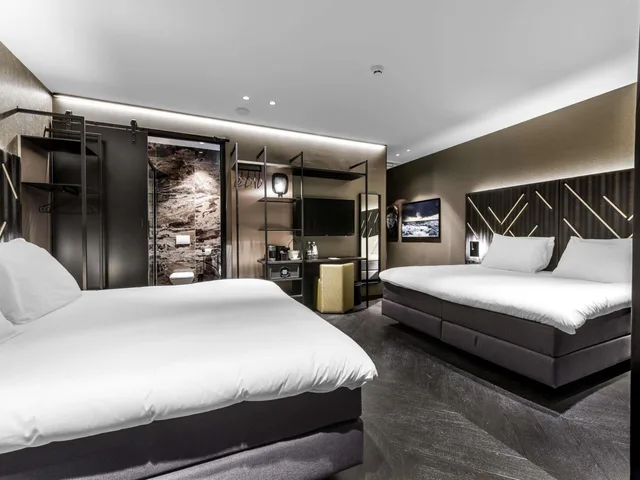 Marin, Deluxe, Petite, Double Bed, Sofa، Le Marin Hotel Rotterdam City - Handwritten Collection 4/10