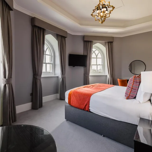 Castle, Deluxe، The Vale & Golf Club 5/10