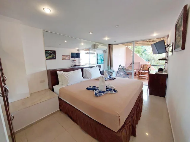 غرفة سوبيريور بسرير كينج بشرفة، Bohol Vantage Resort 2/2