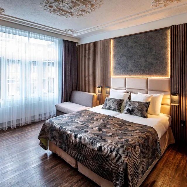 غرفة ثلاثية، Hotel Jupiter 5/10