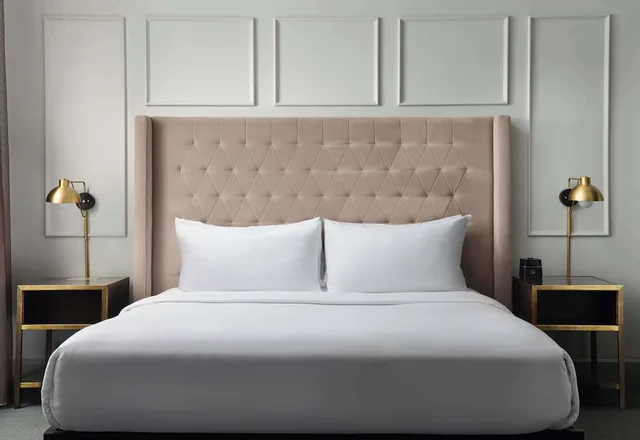 جناح جونيور مع أريكة، Hotel Phillips Kansas City Curio Collection by Hilton 4/6