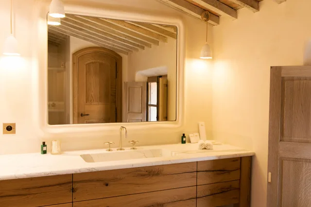 شقة بسريرين كوين، Hotel La Ponche 4/6