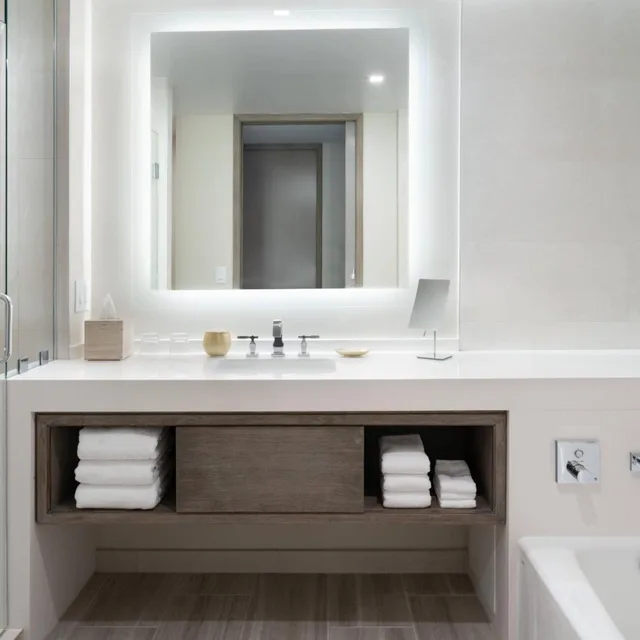 Guest Room, King Bed, Side Pool View, Pool View, Sofa، Jw Marriott Orlando Bonnet Creek Resort Spa 2/2