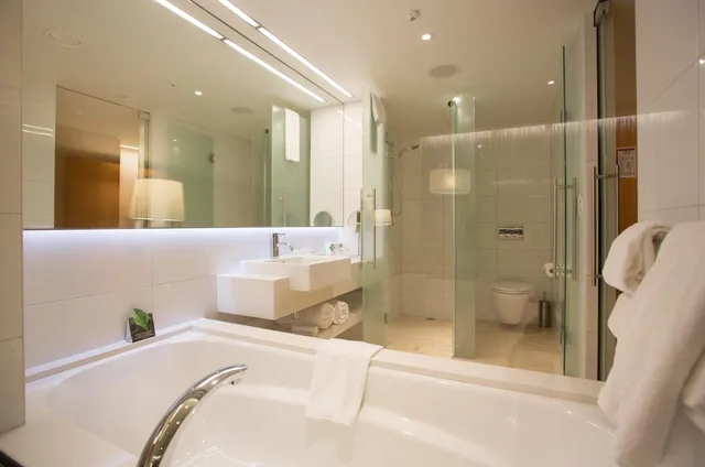 Room, King Bed, Business Level، Commodore Airport Hotel 9/10