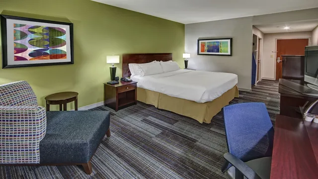 غرفة قياسية بسرير كينج، Holiday Inn Express Hotel Suites Cookeville 1/1