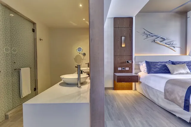 Luxury, Suite, King Bed, Sunset View, Sofa، Royalton CHIC Cancun, An Autograph Collection (ex Royalton Cancun) 5/10