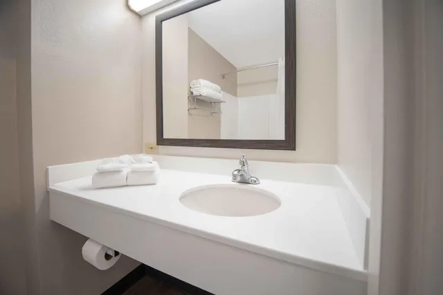 Deluxe, Studio, King Bed, Extended Stay America Suites Phoenix Biltmore 9/10