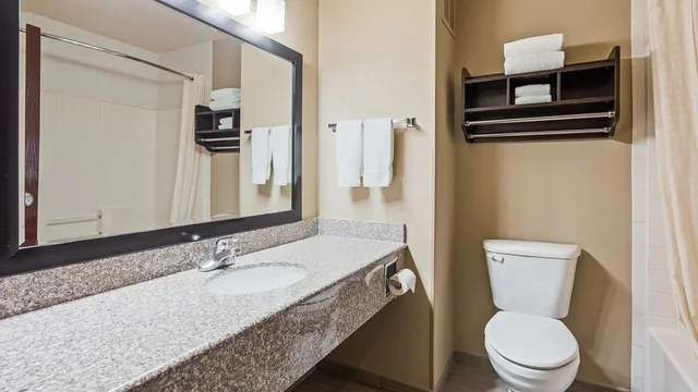 غرفة بسرير كينج، Best Western Plus Cutting Horse Inn and Suites 2/3