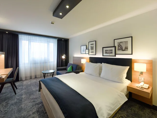 غرفة قياسية بسرير مزدوج لذوي الإعاقة، Holiday Inn Stuttgart 1/5