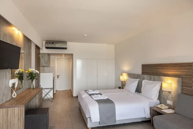Superior, Twin Beds, Inland View, Sofa، Kapetanios Aqua Resort 1/2