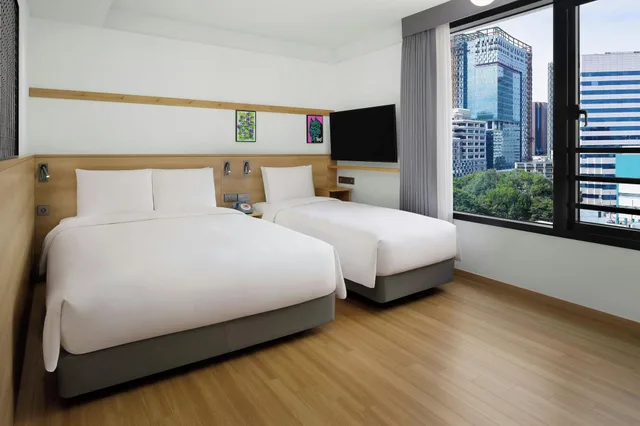 Room, Multiple Beds, City View، Moxy Seoul Insadong 1/4