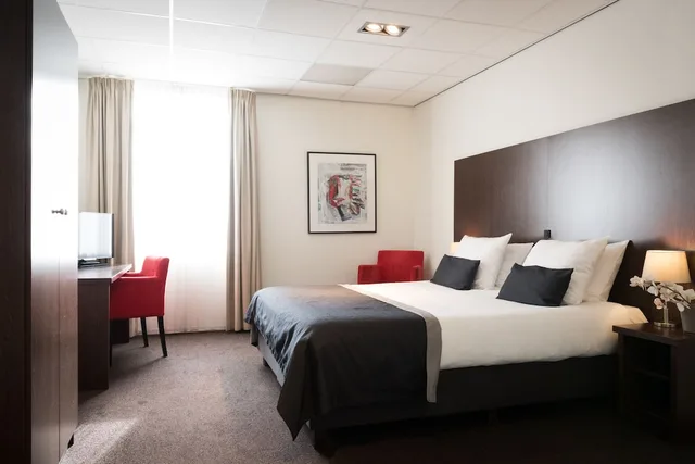 غرفة ديلوكس بسرير مزدوج أو سريرين منفصلين، Sandton Eindhoven Centre 3/4