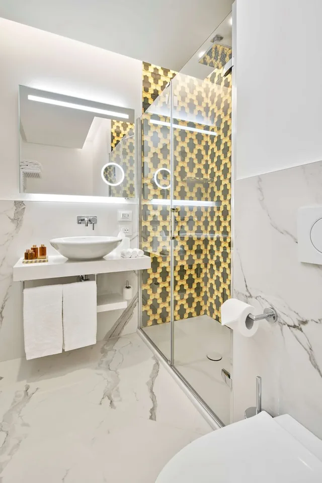 غرفة عائلية بسرير كينج، De Bonart Naples, Curio Collection by Hilton 7/8