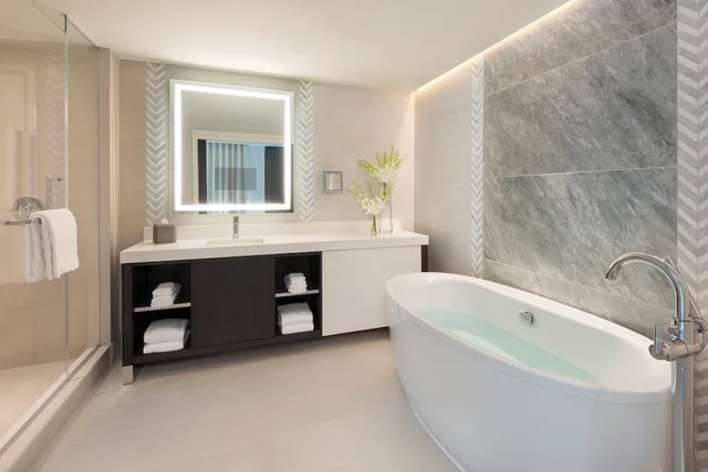 غرفة بريميوم بسرير كينج، InterContinental Washington D.C. - The Wharf, an IHG Hotel 6/6