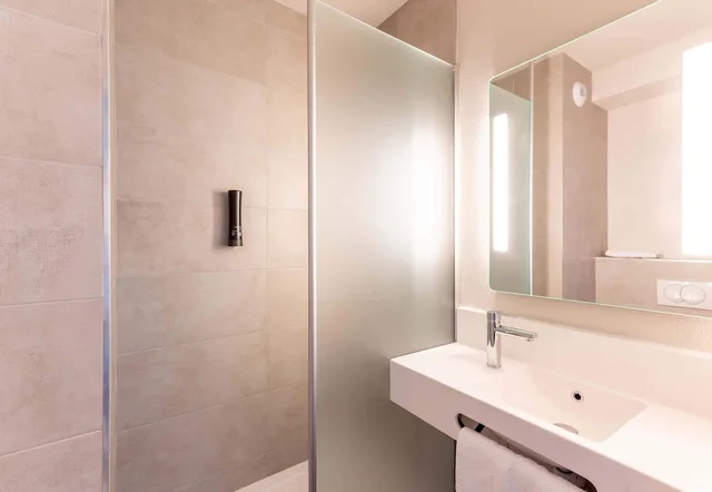 غرفة بسريرين منفصلين، B&B HOTEL Aix-les-Bains 6/7