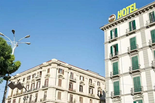 غرفة ديلوكس بسرير كوين، B&B Hotel Napoli 1/1