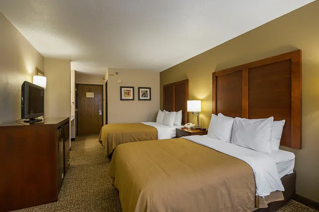 غرفة قياسية بسريرين مزدوجين، Quality Inn Waverly IA 4/10
