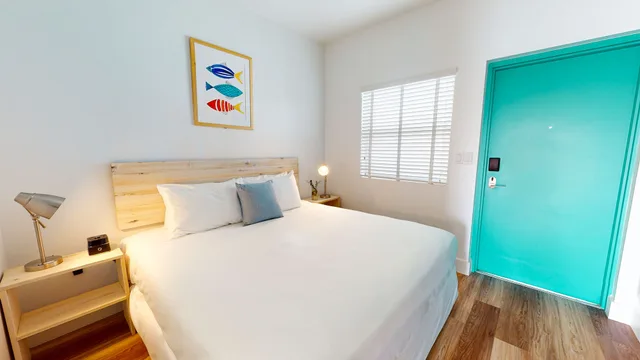 Suite, King Bed, Ocean Front, Sofa, Accessible, Fisher Inn Resort & Marina 2/3