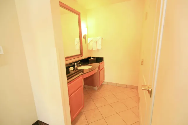 غرفة بسرير كينج وسريرين كوين لذوي الإعاقة، Homewood Suites By Hilton Fairfield Napa Valley Area 6/6