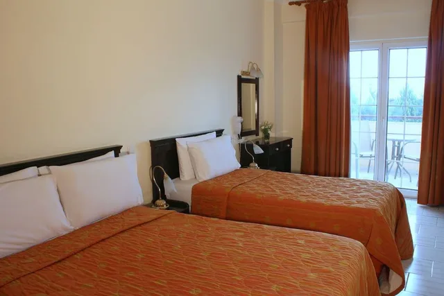 غرفة ثلاثية بإطلالة على الجبل، Famissi Eden Hotel 1/2