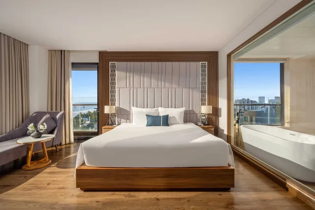 Grand, Ocean, Executive, King Bed, Queen Bed، Peninsula Hotel Danang 2/8