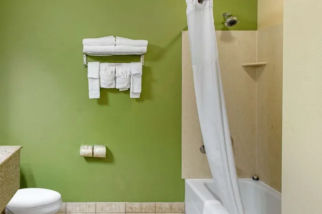 Suite, 2 Queen Beds, Sleep Inn & Suites Bakersfield North 5/5