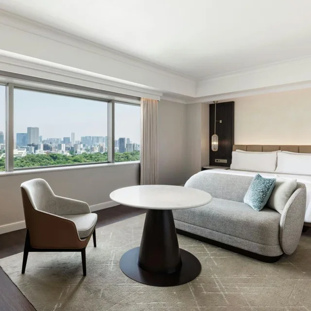 غرفة بسرير كينج مع دخول صالة النادي في طابق مرتفع، The Westin Tokyo 3/5