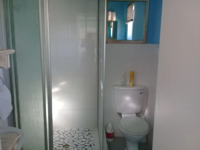 Sea, Family Suite, Suite, Queen and Twin Beds، A1 Kynaston B&amp;B 1/2