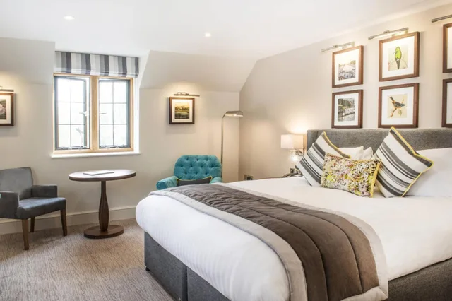 Premium, King Bed, Bath and Shower، Voco Oxford Thames by IHG 1/3