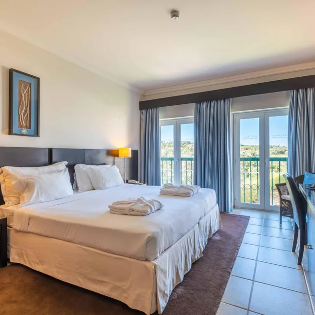 Room, Double Bed, Vale D'oliveiras Quinta Resort And Spa 1/5