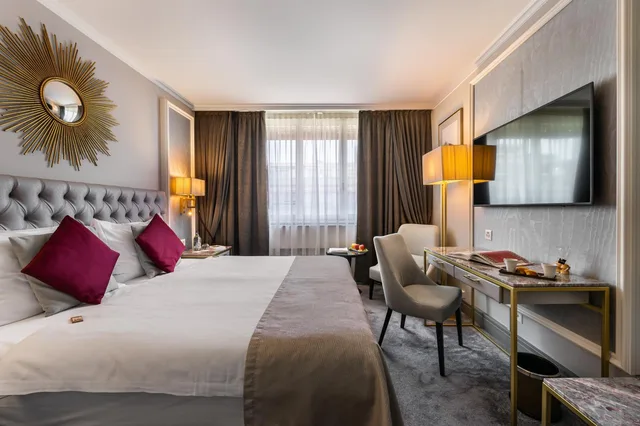 Superior Single, Royal Manotel 3/6