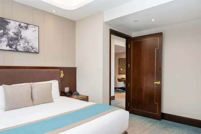جناح ديلوكس بغرفتي نوم، Blossom Hotel Houston, Curio Collection by Hilton 2/8