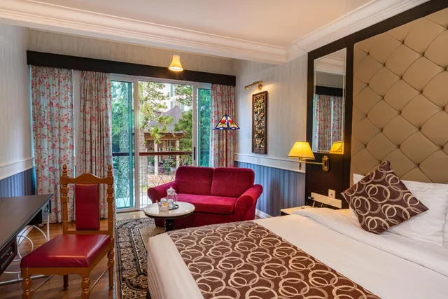 Superior Garden Room, Century Pines Resort 1/6