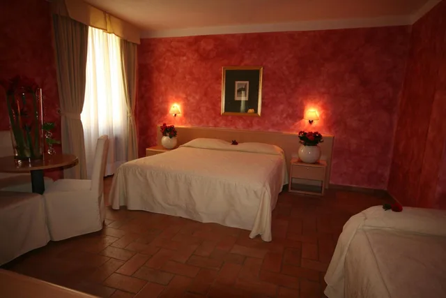 غرفة ثلاثية بسرير فردي، Hotel Roma Prague 7/10
