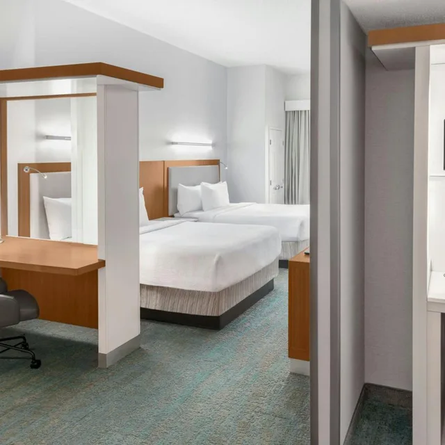 جناح بسريرين كوين مع سرير سحّاب إضافي مع أريكة، SpringHill Suites Detroit Auburn Hills 2/8