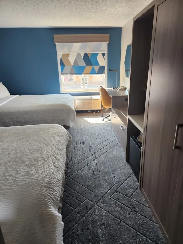 Standard, 2 Queen Beds, Accessible, Holiday Inn Express Hotel And Suites Alliance 2/2