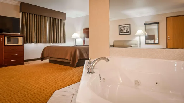 جناح بسرير كينج، Best Western Wittenberg Inn 7/9