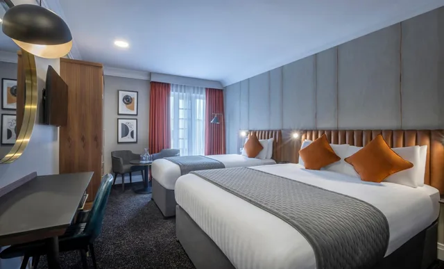 Room, Triple, Talbot Hotel Stillorgan 2/3