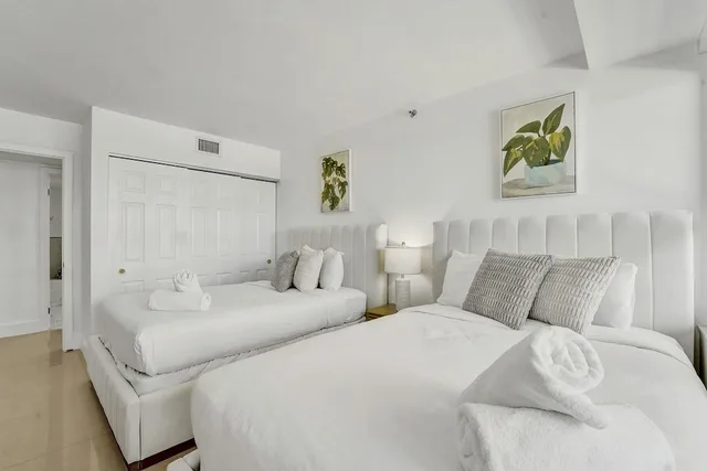 شقة سكنية بسرير كينج وسريرين مزدوجين بإطلالة على البحر، The Alexander All Suite Oceanfront Resort 2/5