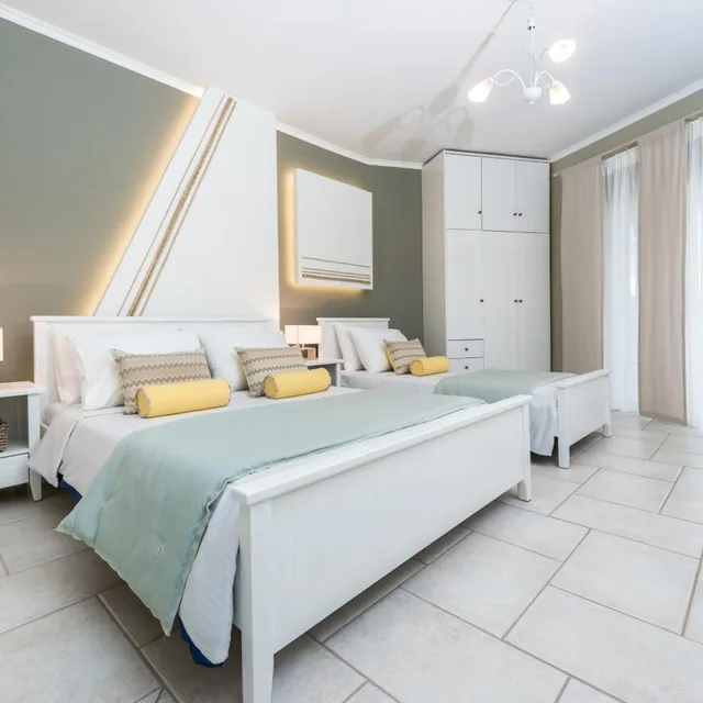 Superior, Triple, Side Sea and Pool View، Arkadia Luxury Hotel Apartments 6/10