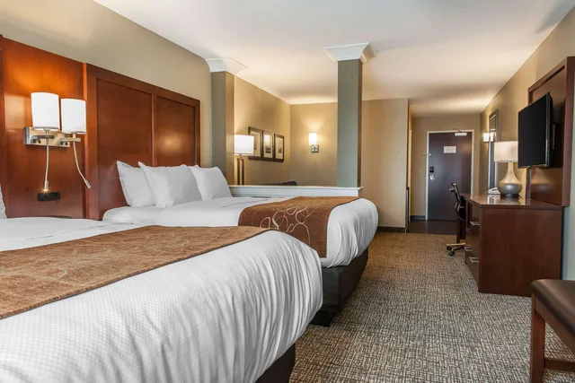 غرفة بسريرين كوين، Comfort Suites Rensselaer Near Fair Oaks 1/6