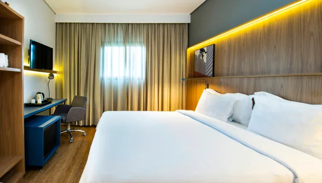 غرفة بسريرين منفصلين لذوي الإعاقة، Hampton by Hilton Guarulhos Airport 2/3