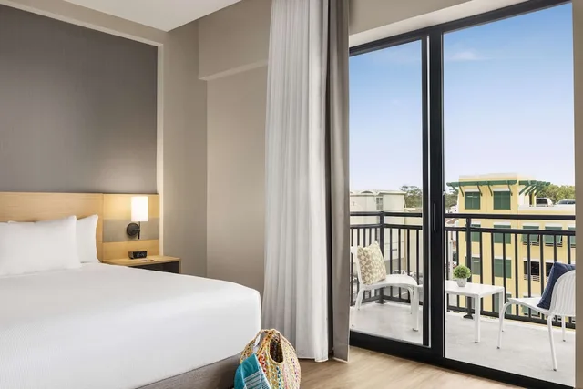 غرفة بسرير كينج بإطلالة على المدينة مع أريكة، Hyatt Place Virginia Beach Oceanfront 1/6