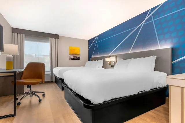 جناح بسريرين كوين، Comfort Inn & Suites Saint Louis Lafayette Square 1/6