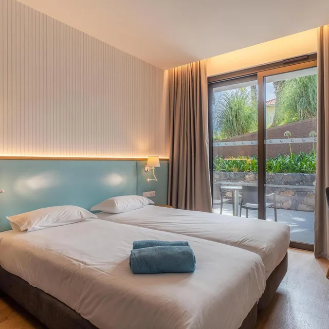 غرفة بسريرين منفصلين بإطلالة على الحديقة، Sentido Galomar - Adults Only 1/6